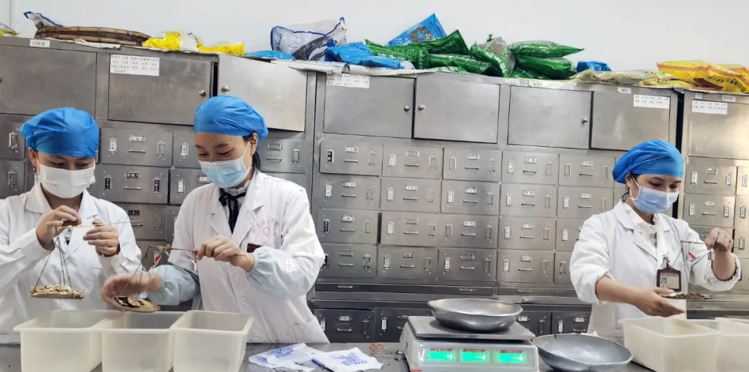 赫章县中医医院为新冠肺炎疫情防控免费提供中医药服务